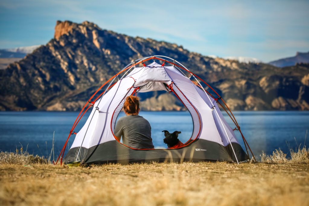 Lều tự bung (pop-up tent)