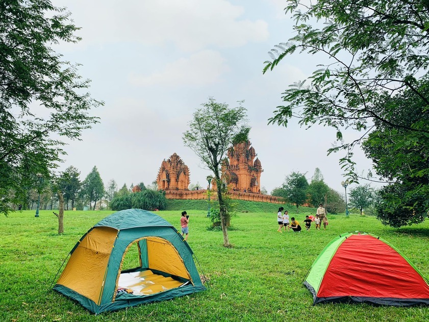 Cắm trại làng văn hoá dân tộc Việt Nam