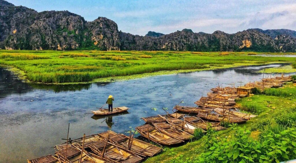 Cắm trại tại đầm Vân Long